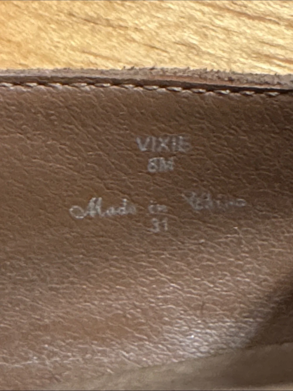 Donald J. Pliner stylish slip